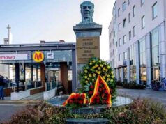 Popiersie Józefa Bema patrona dzielnicy Bemowo - przy ratuszu dzielnicy, zejściu do stacji Metro Bemowo. Fot. UD Bemowo